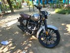 Royal Enfield Classic 350 . 2025