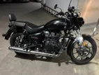 Royal Enfield Meteor 350 . 2025