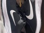 Running Shoes