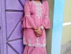 সারারা ও গাউন