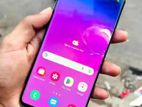 Samsung Galaxy S10 . (Used)