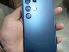 Samsung Galaxy S22 Ultra . (Used)