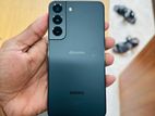Samsung Galaxy S22 . (Used)