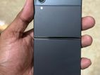 Samsung Galaxy Z Flip 4 . (Used)