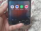 Samsung Galaxy Z Flip 5 . (Used)