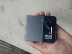 Samsung Galaxy Z Flip 4 . (Used)