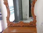 SEGUN KAT DRESSING TABLE.BIG MIRROR AND 2 DRAWER.