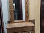 Segun Kath er dressing table