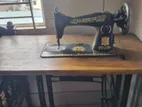 সেলাই মেশিন।