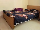 Semi double bed otobi