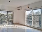 Semi furnished apartment 2500 sft Rent Gulshan North