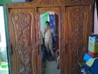 শোকেস ও আলমারি একসাথে বিক্রি হবে