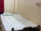 singel bed .