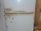 Singer Fridge 240ltr