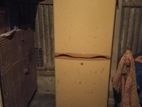 Singer Fridge 300 Litre