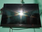 Singer LED TV