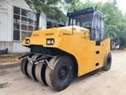 SINOCAT TYRE ROLLER