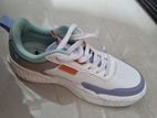 Sneakers sell