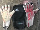 Soccer goalkeeping gloves