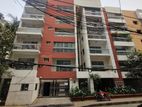 Spacious Ready Flat Sale in Banani