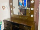 studio vanity with mirror lights