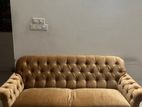 Stylish tufted sofa with shegun kaat