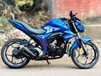Suzuki Gixxer . 2015