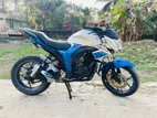 Suzuki Gixxer . 2016