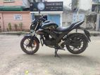 Suzuki Gixxer . 2017