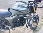Suzuki Gixxer . 2020