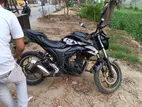 Suzuki Gixxer . 2015
