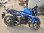 Suzuki Gixxer . 2016