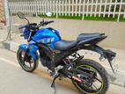 Suzuki Gixxer . 2019