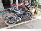Suzuki Gixxer . 2025