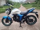 Suzuki Gixxer SD WHITE MONOTONE 2016