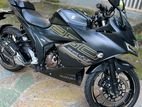 Suzuki Gixxer . 2025