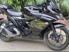 Suzuki Gixxer SF . 2022