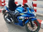 Suzuki Gixxer . 2017