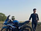 Suzuki Gixxer . 2016
