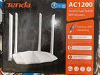 Tenda ac5 AC1200 smart dual band gigabite router.