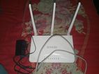 Tenda F3 N300 three antenna's router sell (used).