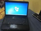 Toshiba i3 - 4GB 500GB.