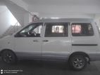 Toyota Noah KR 42 2001