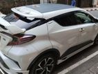 Toyota C-HR . 2017