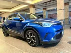 Toyota C-HR . 2017