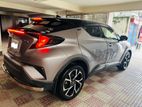 Toyota C-HR . 2017