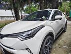 Toyota C-HR . 2017