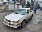 Toyota Corolla . 1995