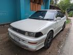 Toyota Corolla . 1990
