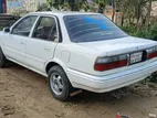 Toyota Corolla . 1990